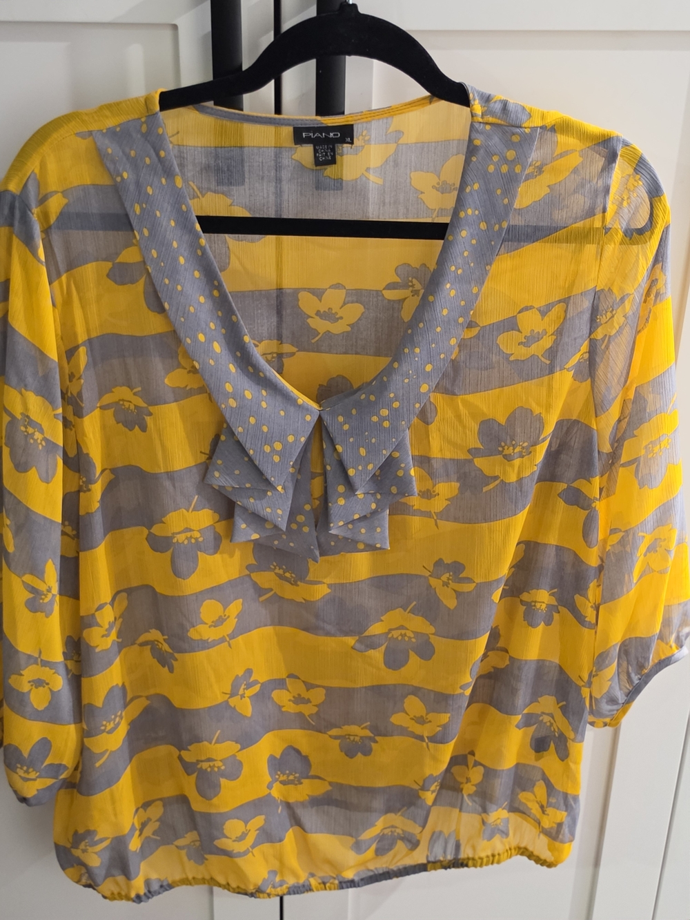 Piazza Yellow and Gray Floral V-Neck Blouse with Ruffle Detail